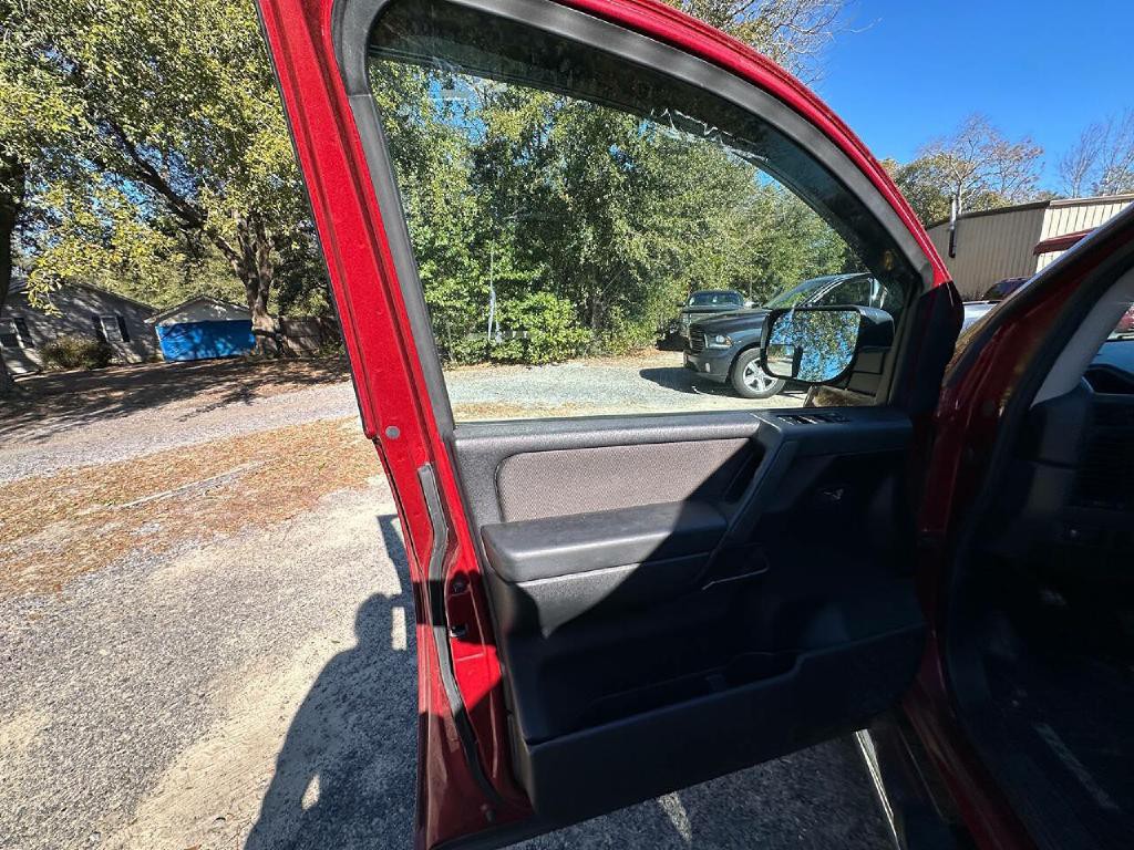 2014 Nissan Titan Image 24