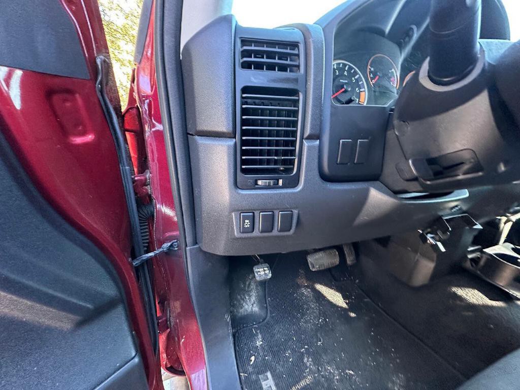 2014 Nissan Titan Image 26