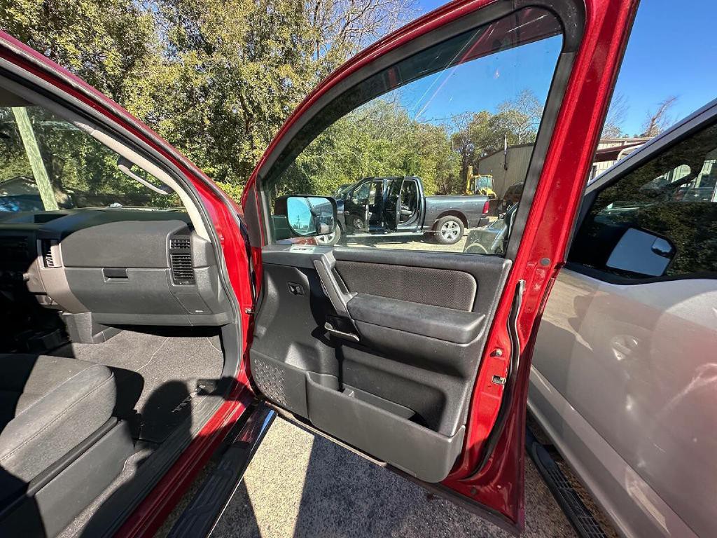 2014 Nissan Titan Image 28