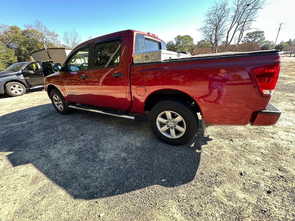 2014 Nissan Titan Image 32