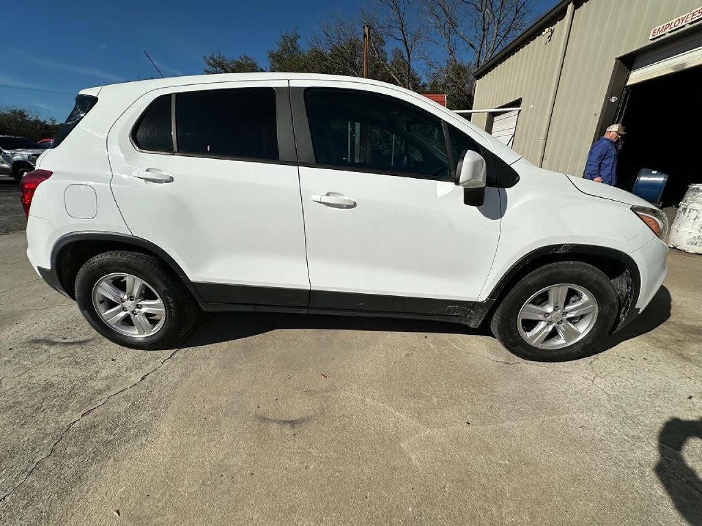 2021 Chevrolet Trax Image 2