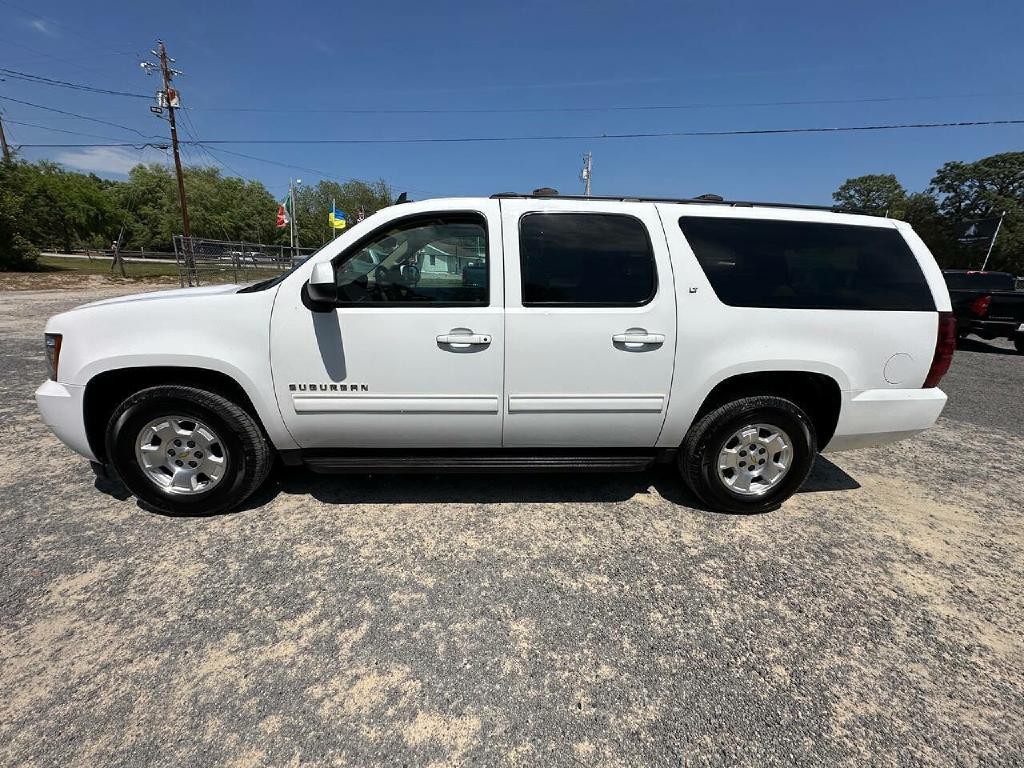 2013 Chevrolet Suburban Image 1