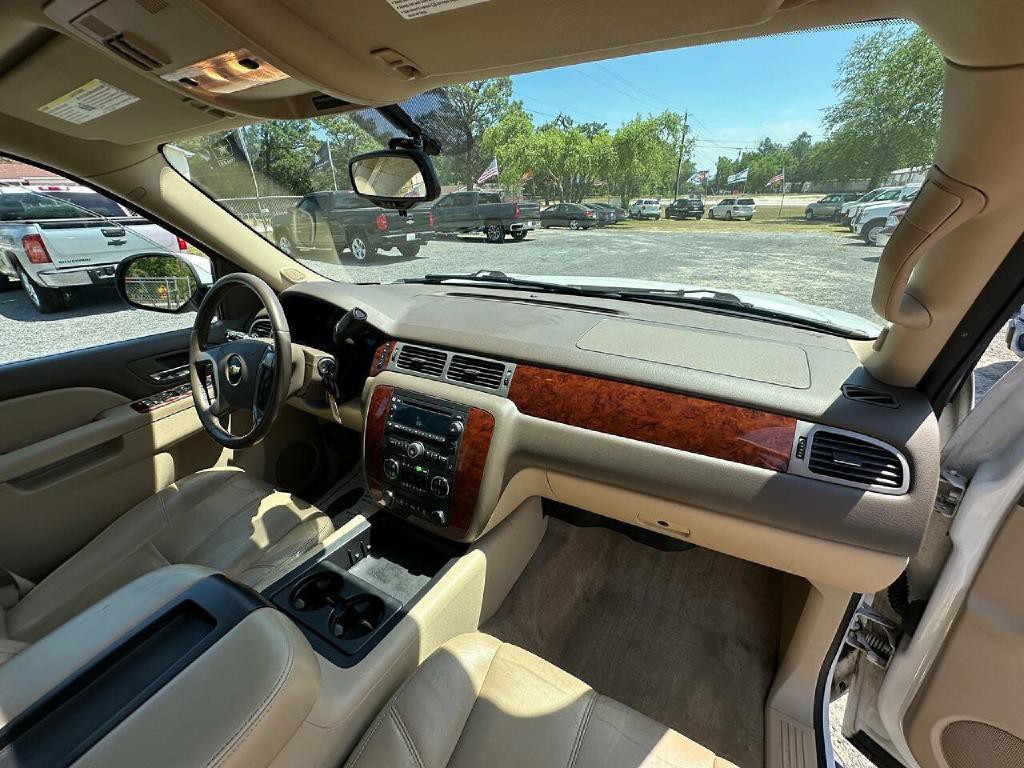 2013 Chevrolet Suburban Image 11