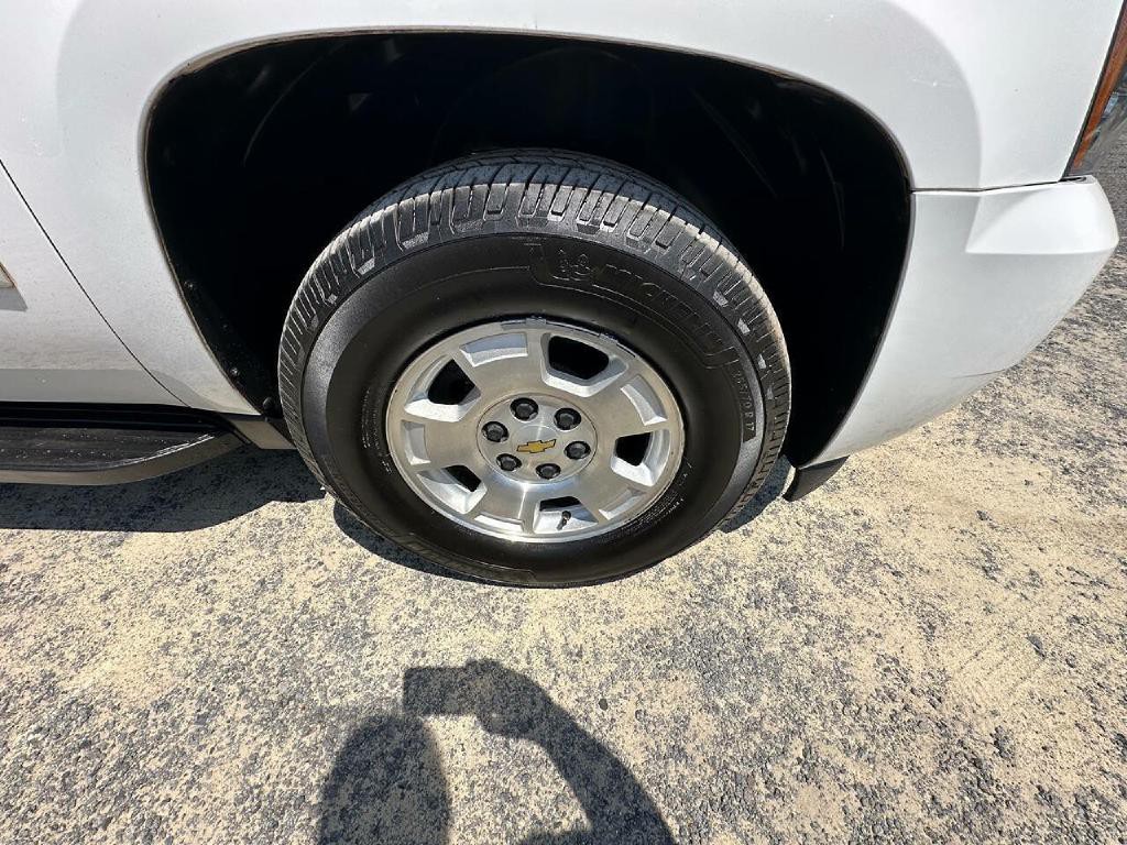 2013 Chevrolet Suburban Image 15