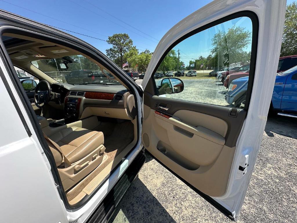 2013 Chevrolet Suburban Image 17