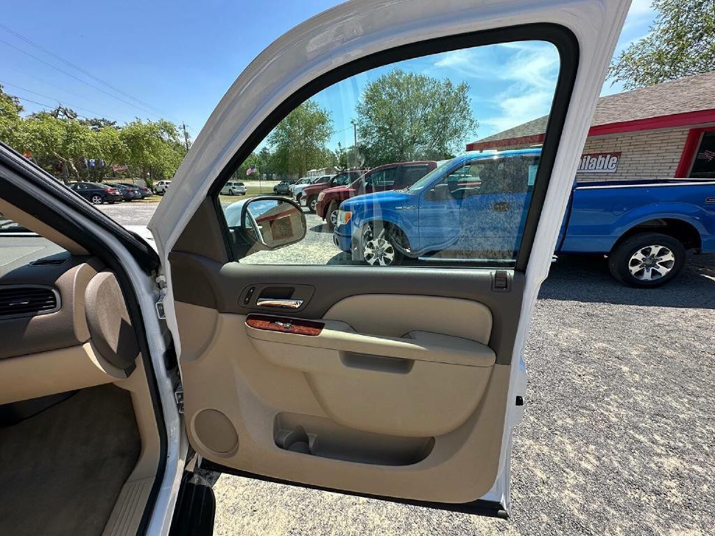 2013 Chevrolet Suburban Image 18