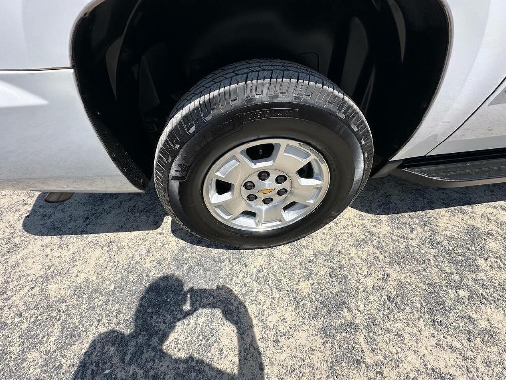 2013 Chevrolet Suburban Image 21