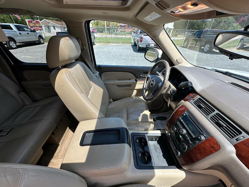 2013 Chevrolet Suburban Image 23