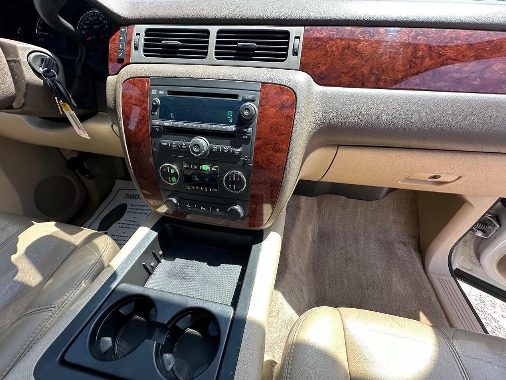 2013 Chevrolet Suburban Image 24