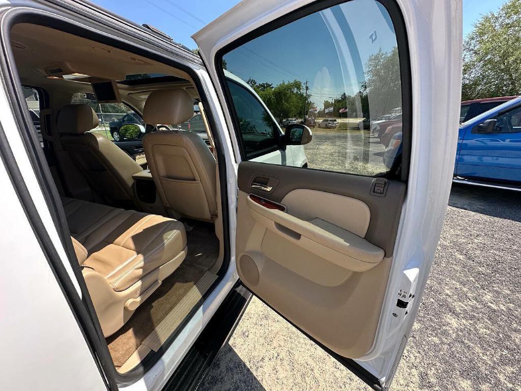 2013 Chevrolet Suburban Image 25