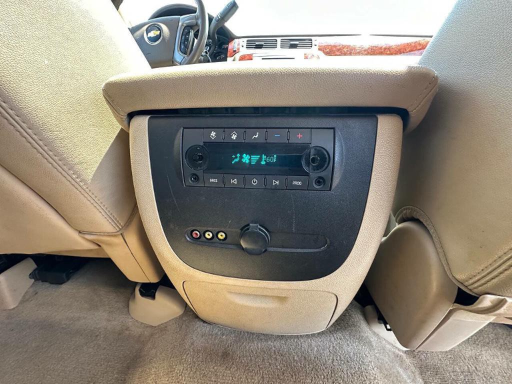 2013 Chevrolet Suburban Image 30