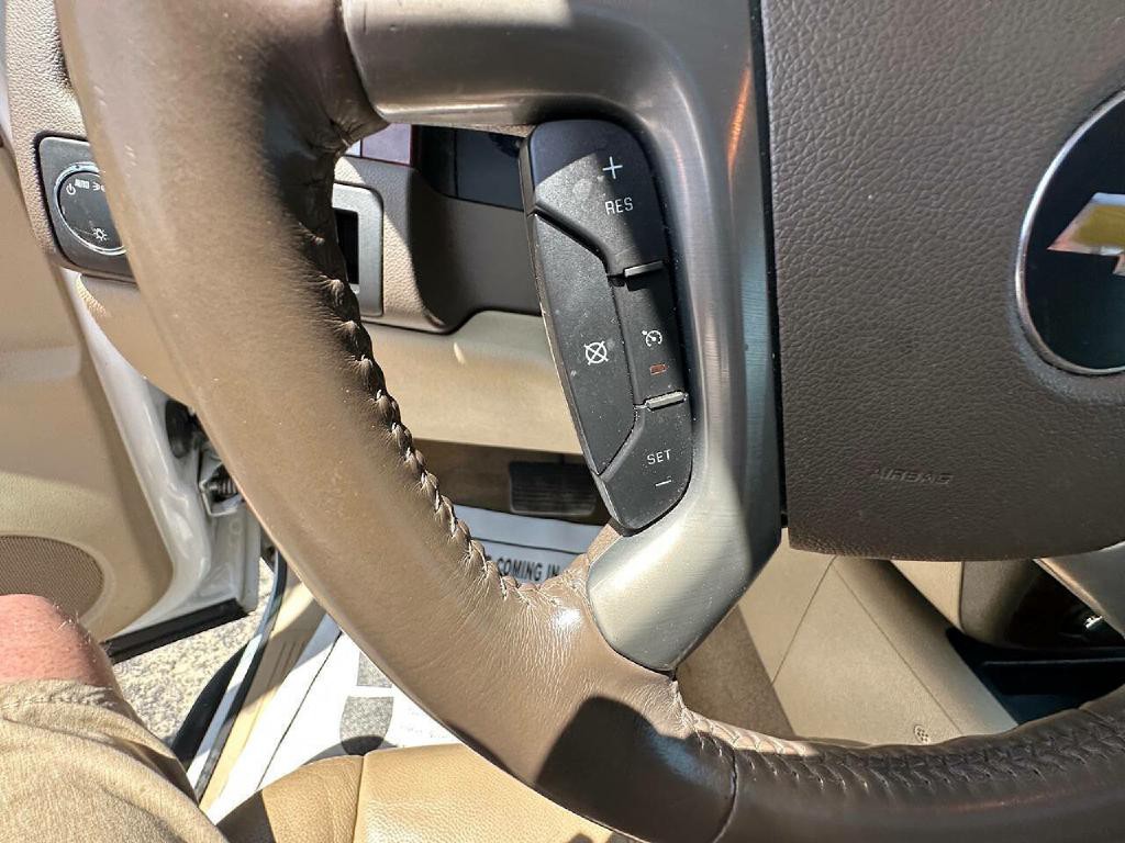 2013 Chevrolet Suburban Image 38