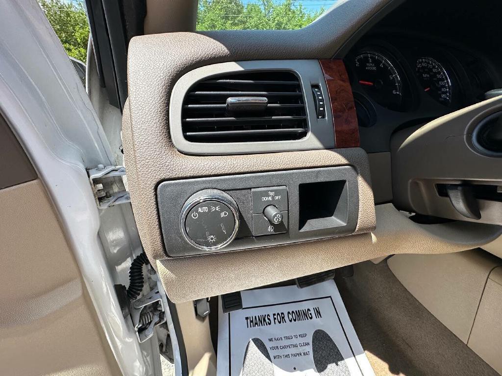 2013 Chevrolet Suburban Image 39