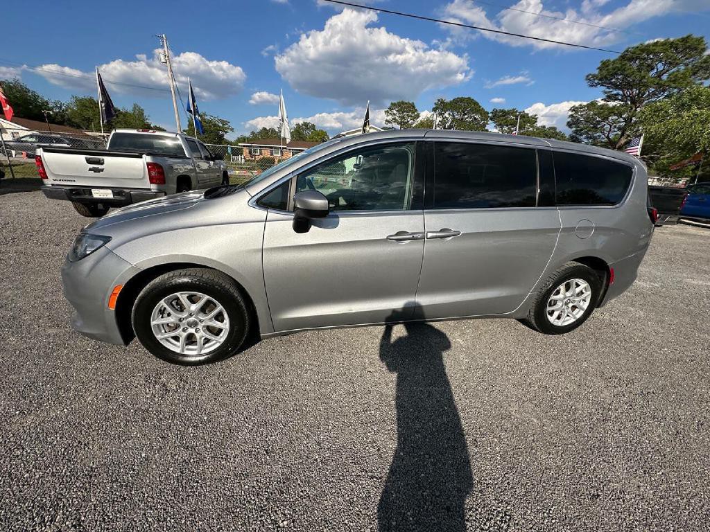 2017 Chrysler Pacifica Image 1