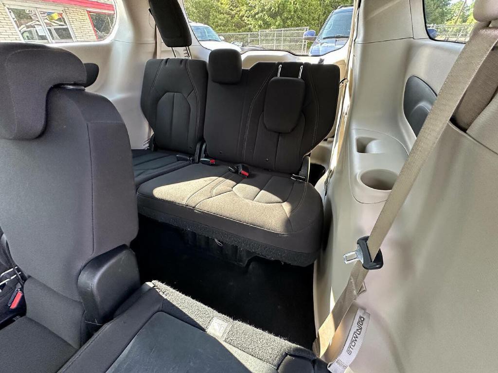 2017 Chrysler Pacifica Image 5