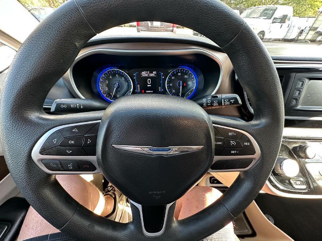 2017 Chrysler Pacifica Image 9