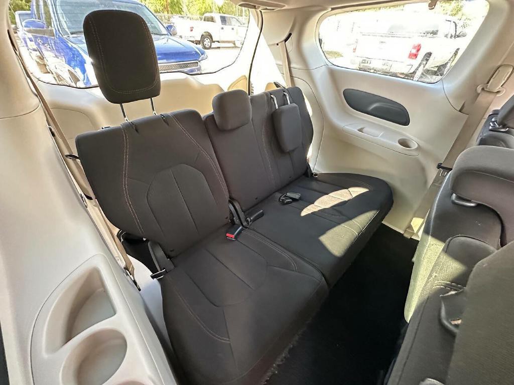 2017 Chrysler Pacifica Image 13
