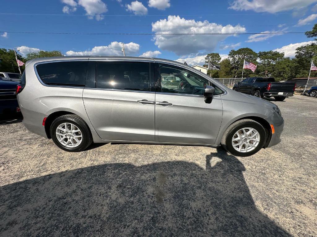 2017 Chrysler Pacifica Image 22