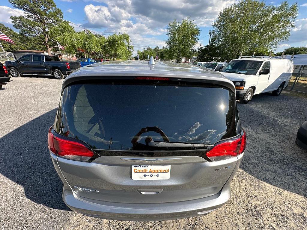 2017 Chrysler Pacifica Image 25