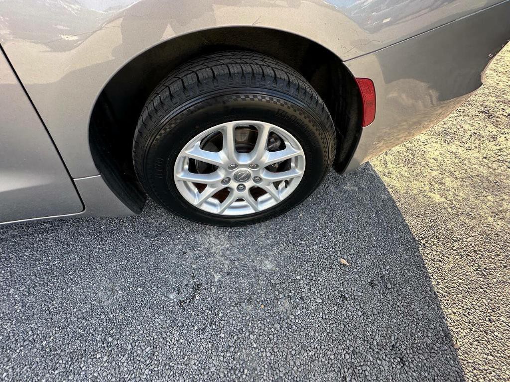 2017 Chrysler Pacifica Image 33