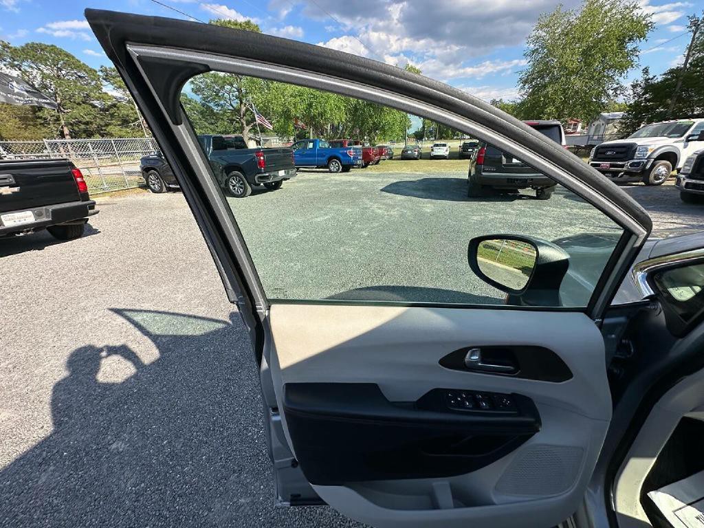 2017 Chrysler Pacifica Image 36