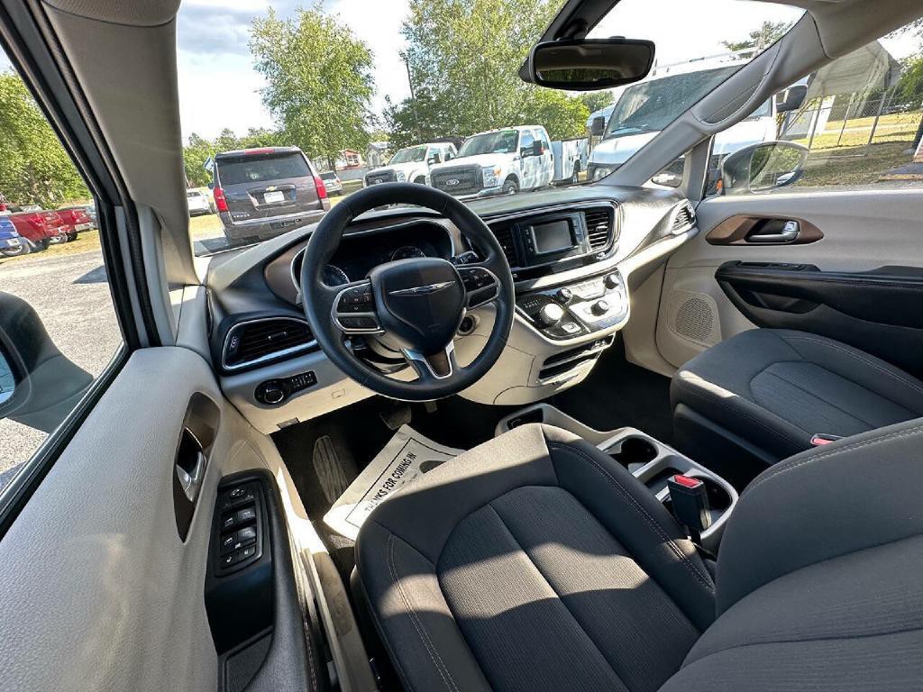 2017 Chrysler Pacifica Image 38