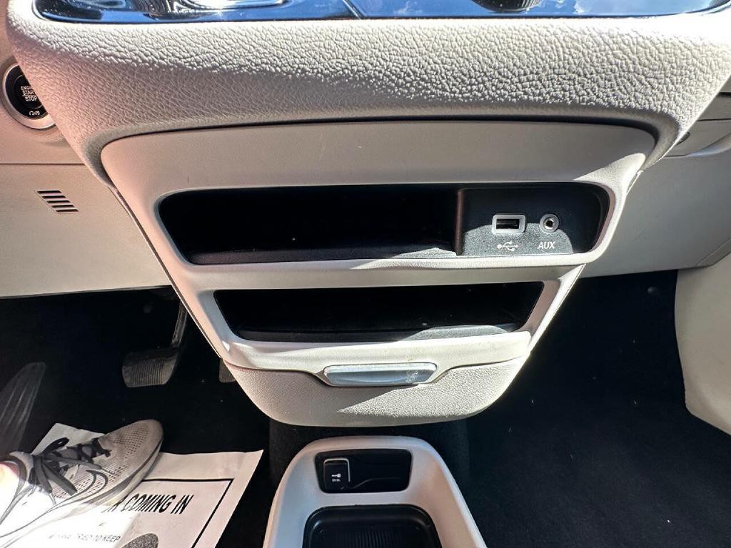 2017 Chrysler Pacifica Image 46
