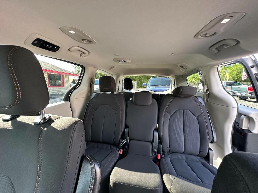 2017 Chrysler Pacifica Image 50