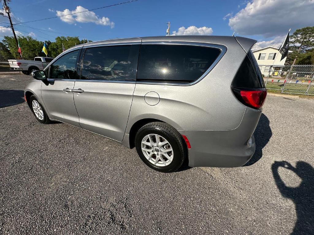 2017 Chrysler Pacifica Image 52