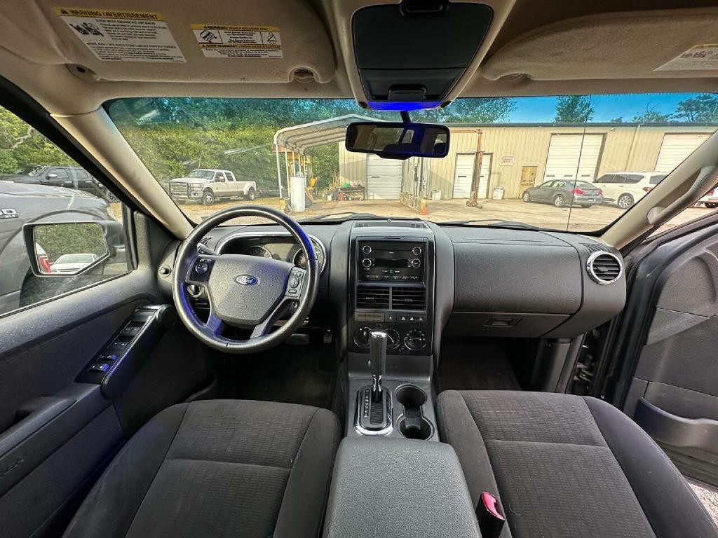 2010 Ford Explorer Image 4