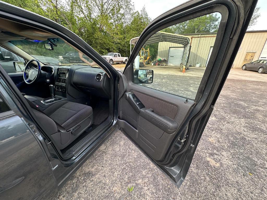 2010 Ford Explorer Image 7