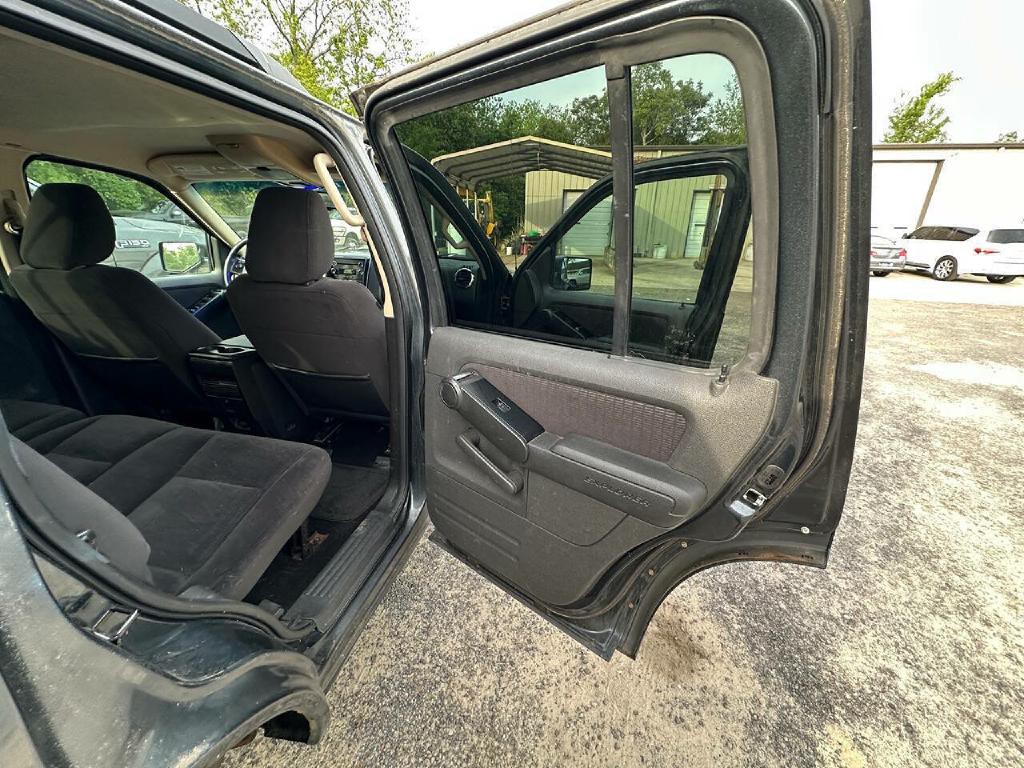 2010 Ford Explorer Image 8