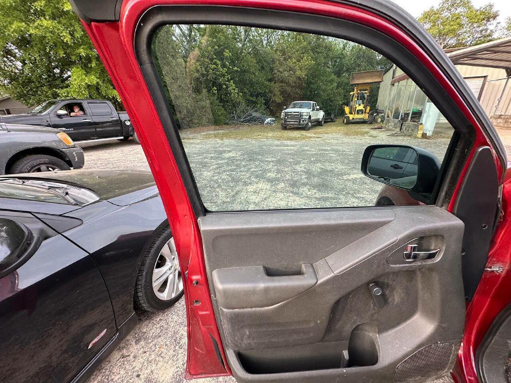 2015 Nissan Frontier Image 10