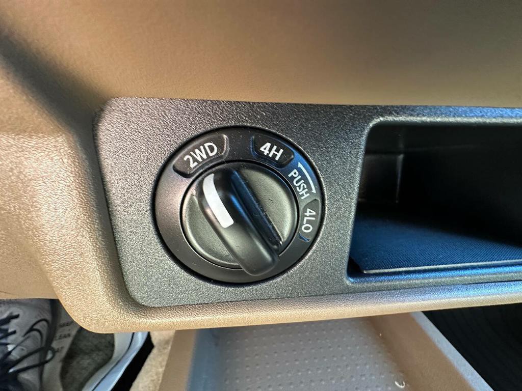 2005 Nissan Frontier Image 11