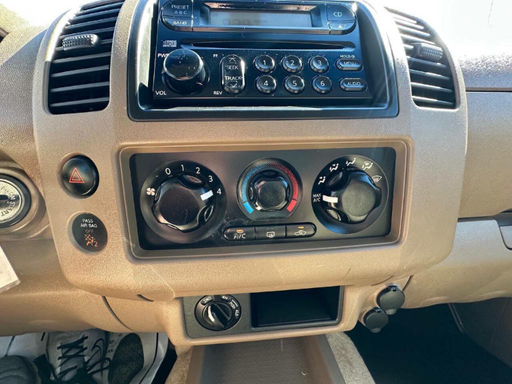 2005 Nissan Frontier Image 12