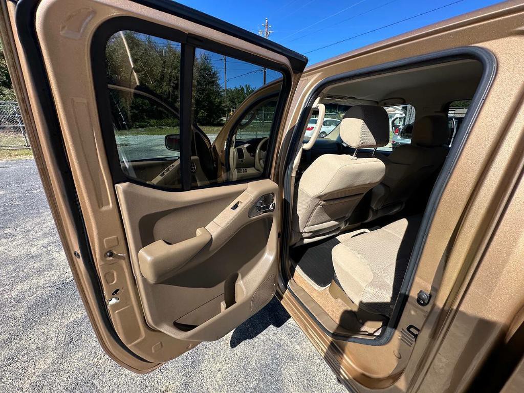 2005 Nissan Frontier Image 29