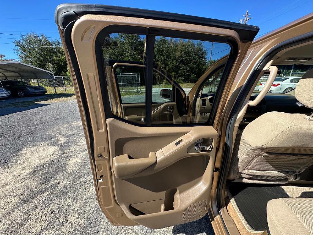 2005 Nissan Frontier Image 30