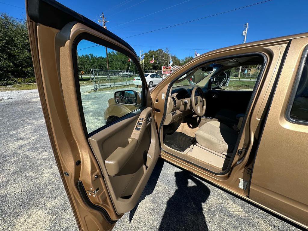 2005 Nissan Frontier Image 33