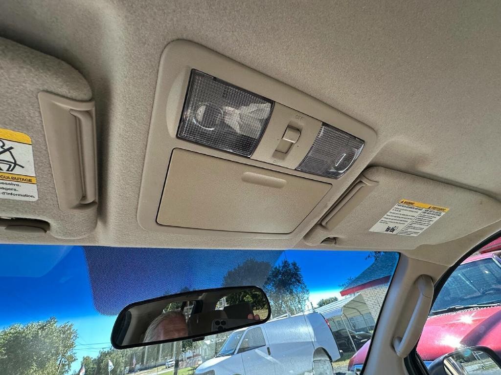 2005 Nissan Frontier Image 38