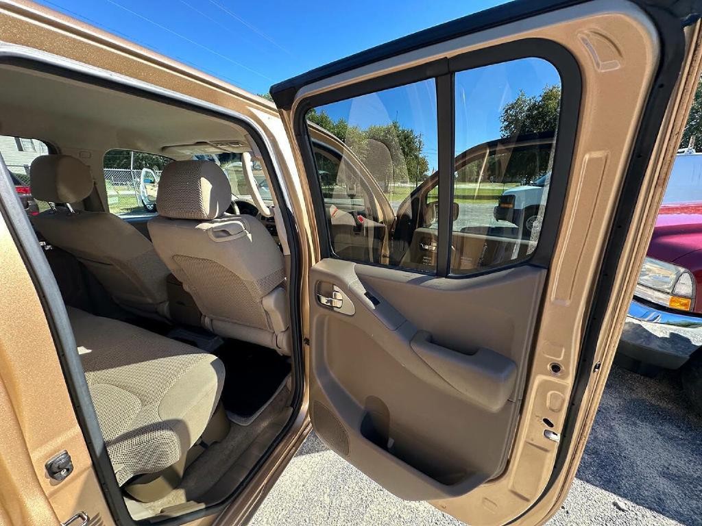 2005 Nissan Frontier Image 43