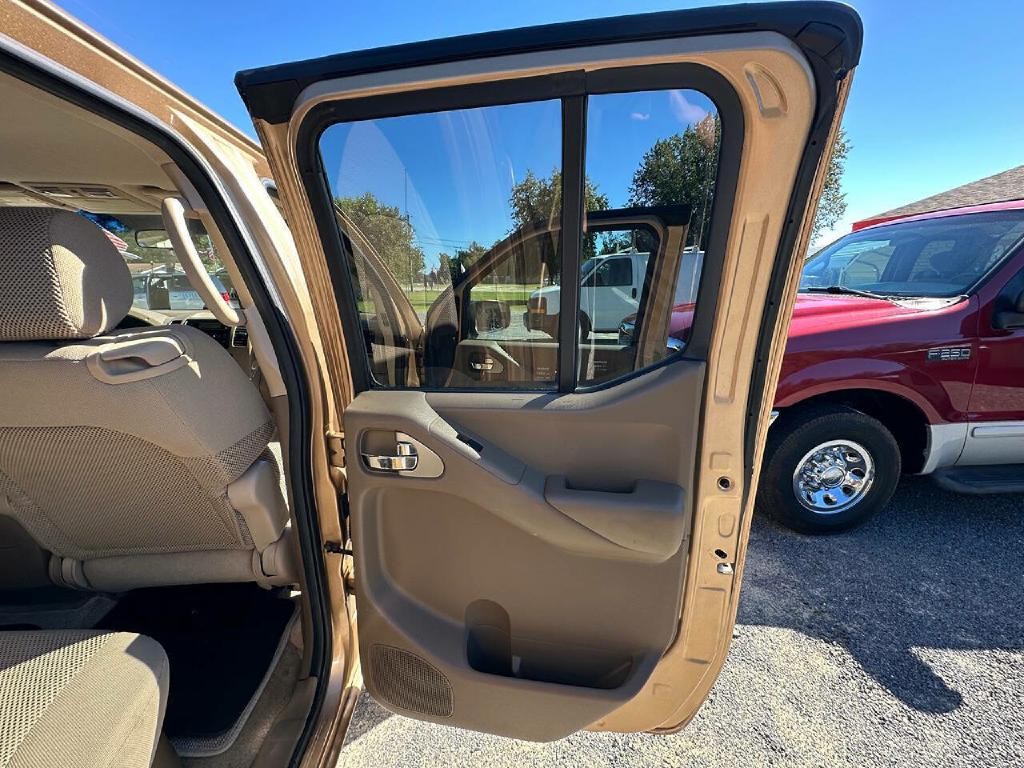 2005 Nissan Frontier Image 44