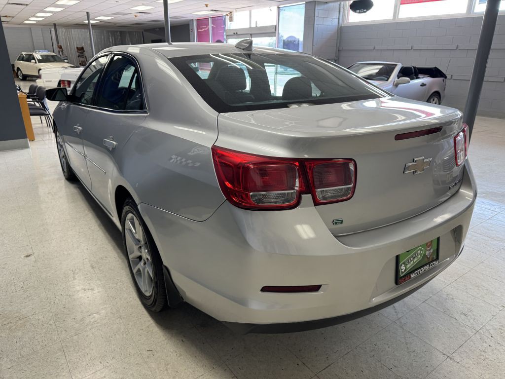 2016 Chevrolet Malibu Image 8
