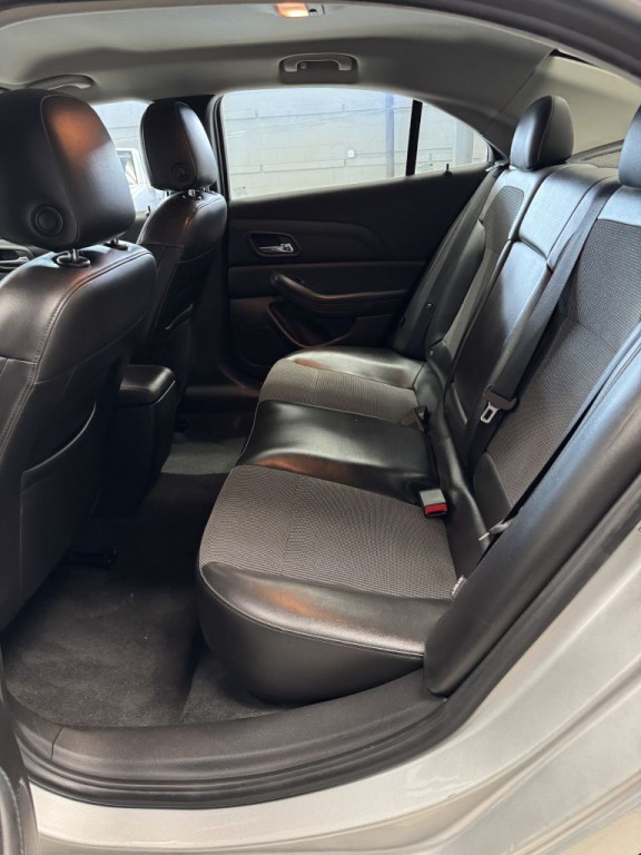 2016 Chevrolet Malibu Image 13
