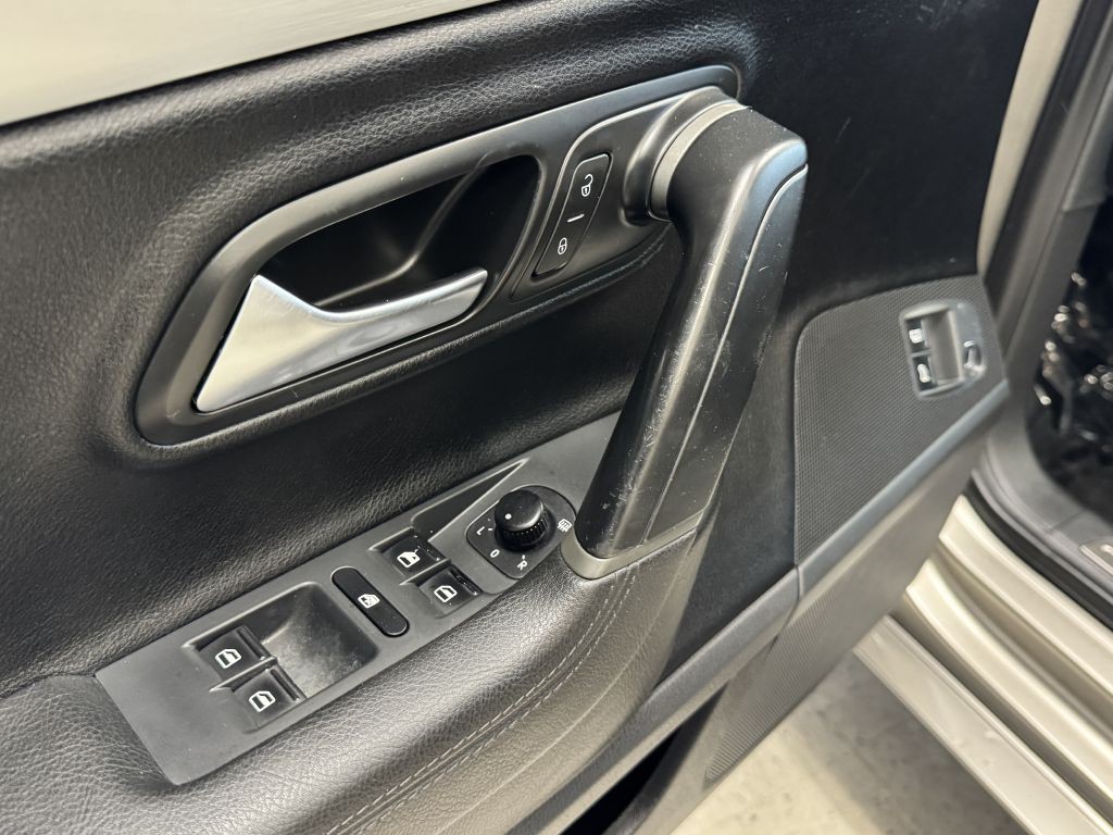 2013 Volkswagen CC Image 18