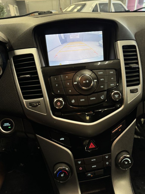2015 Chevrolet Cruze Image 19