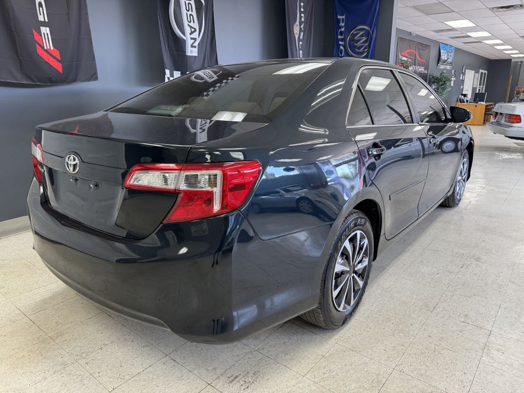 2012 Toyota Camry Image 8