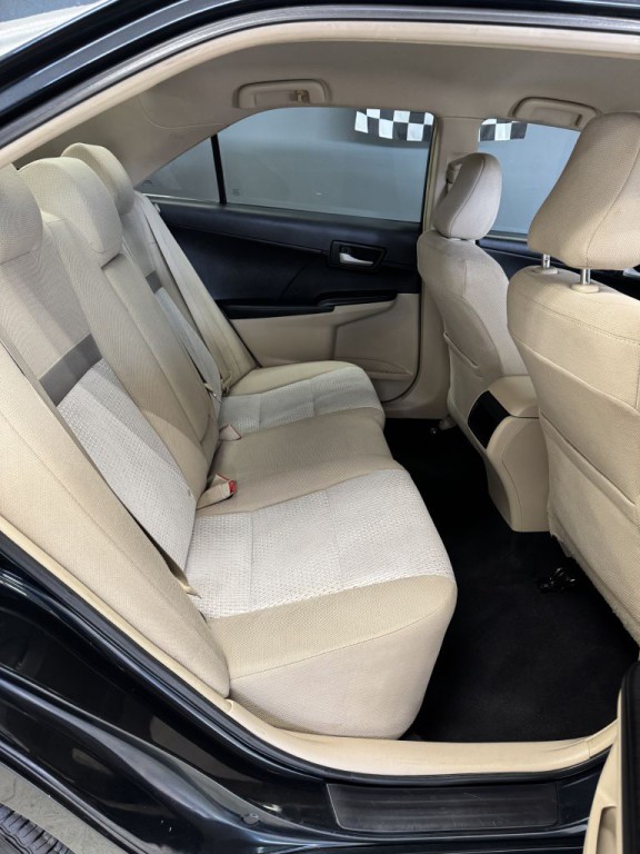 2012 Toyota Camry Image 13