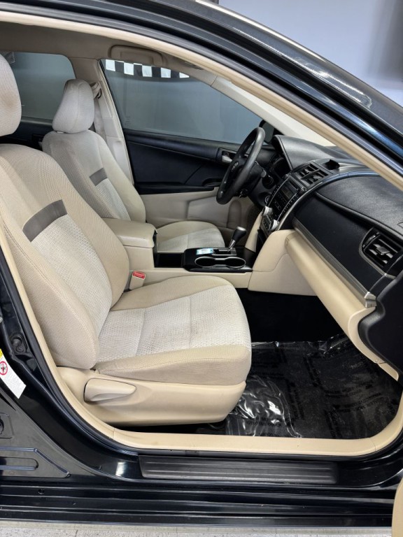 2012 Toyota Camry Image 15