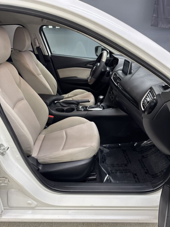 2015 Mazda Mazda3 Image 16