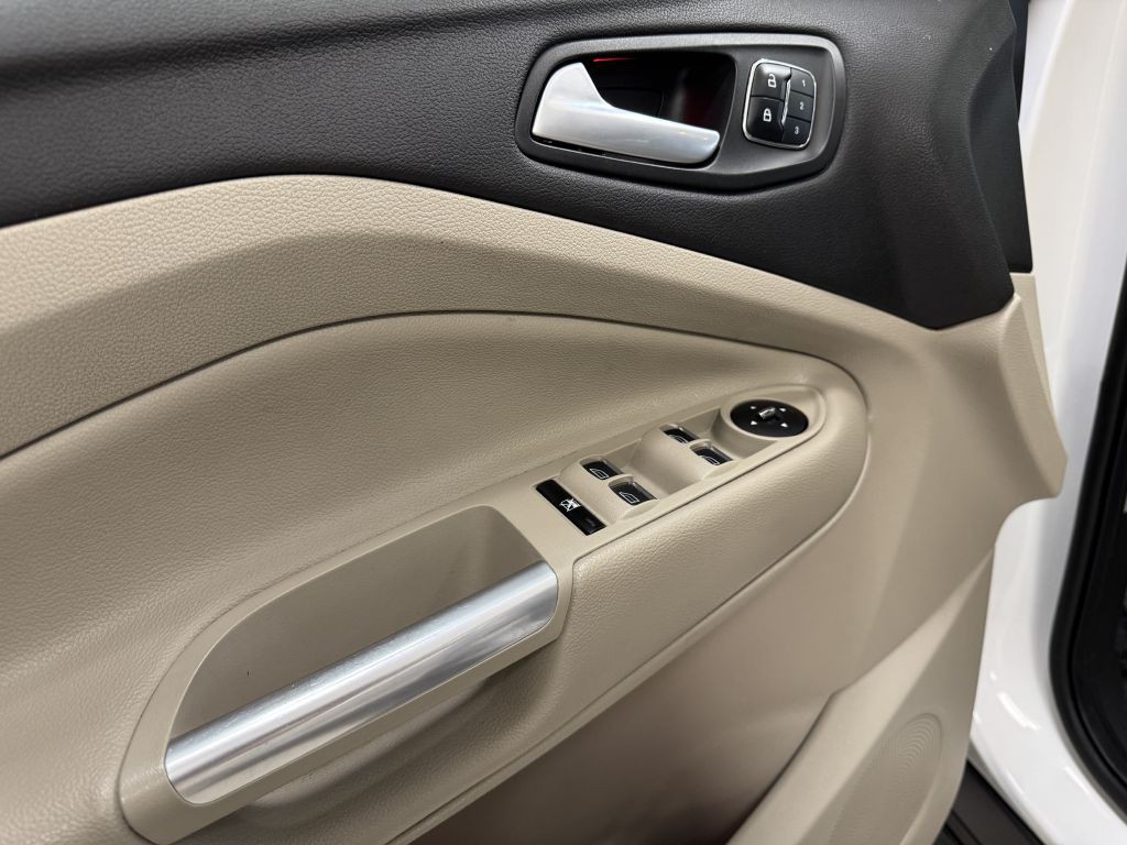 2015 Ford Escape Image 21